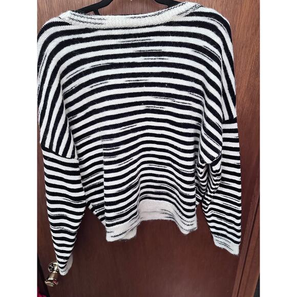 ALL SAINTS BLACK & WHITE OVERSIZED COTTON/ALPACA SWEATER; SIZE S - Picture 3 of 4